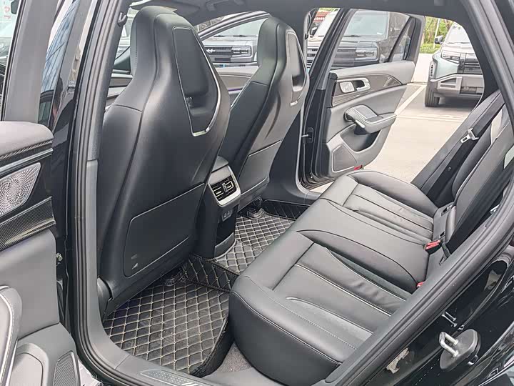 Фото 9 - Hongqi H6