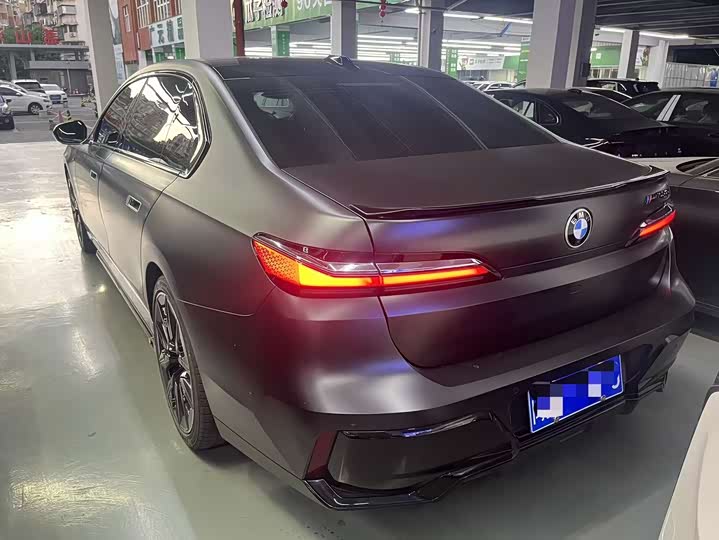 Фото 3 - BMW 7 Series