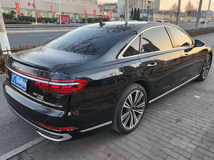 Фото 6 - Audi A8