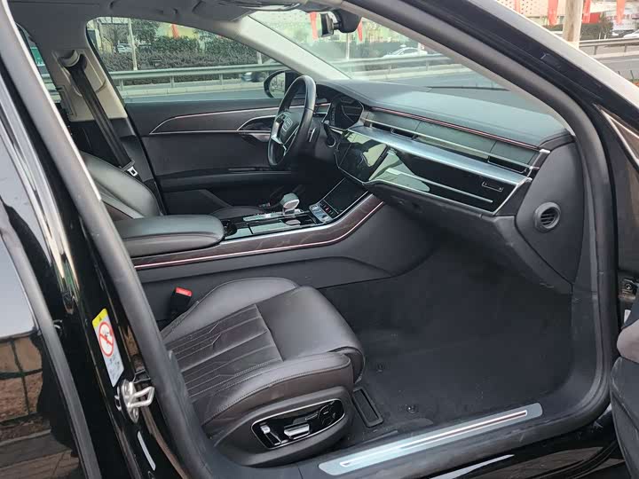 Фото 9 - Audi A8