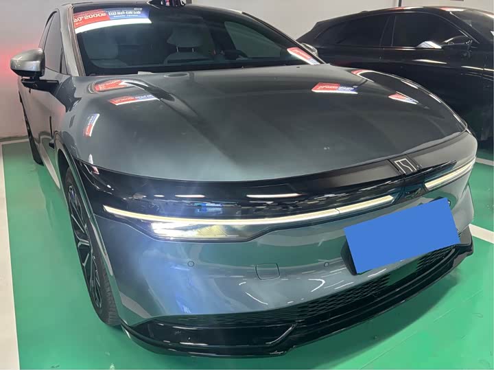 Фото 1 - Zeekr 007