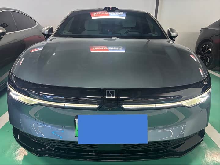 Фото 2 - Zeekr 007