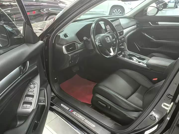 Фото 3 - Honda Accord