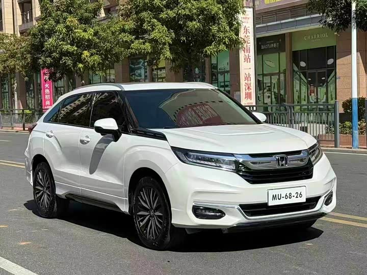 Фото 3 - Honda Avancier