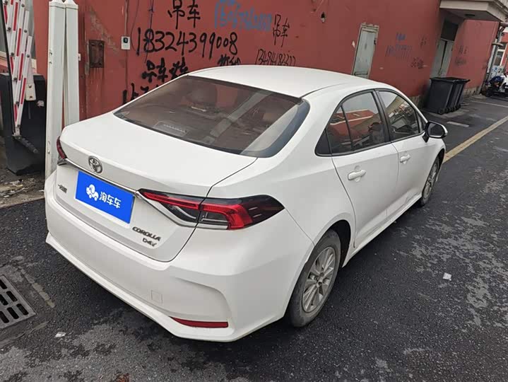 Фото 3 - Toyota Corolla