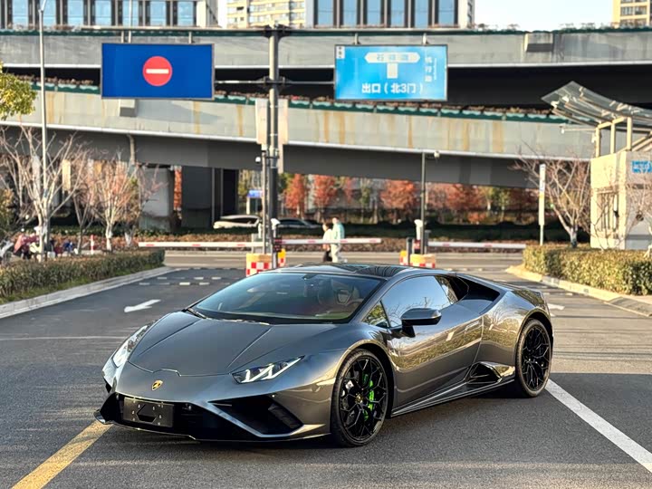 Фото 2 - Lamborghini Huracán