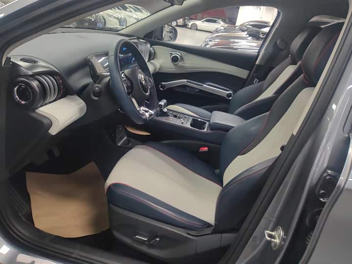 Фото 9 - BYD Yuan Plus