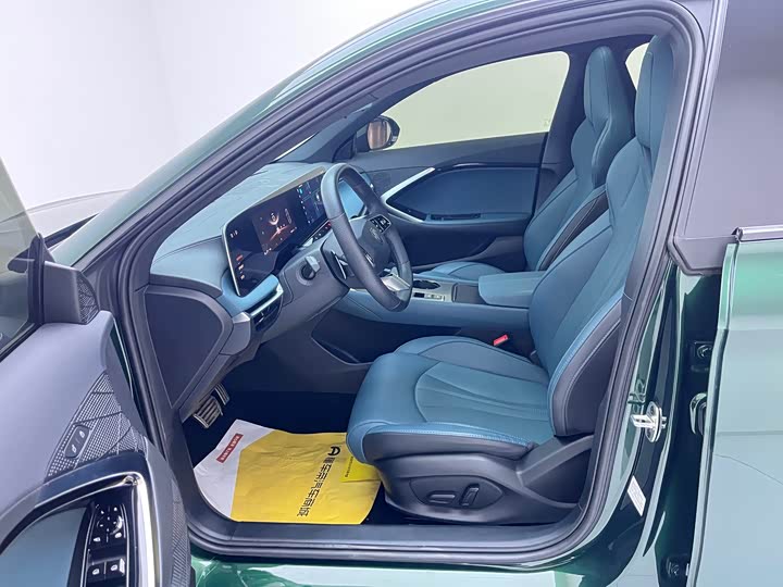 Фото 2 - MG Motor 7