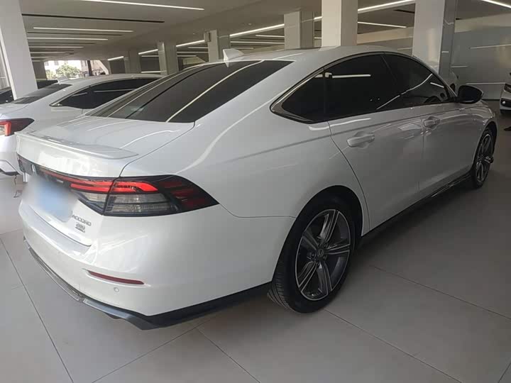 Фото 7 - Honda Accord