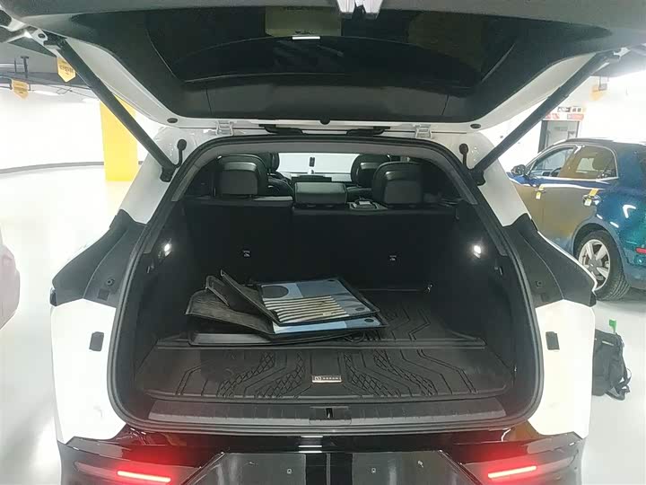 Фото 9 - Zeekr 7X