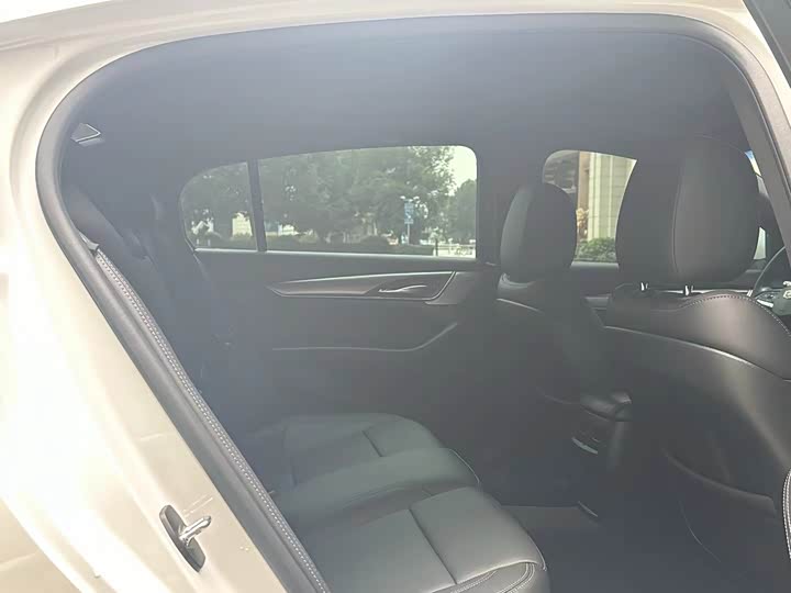 Фото 6 - Cadillac CT5