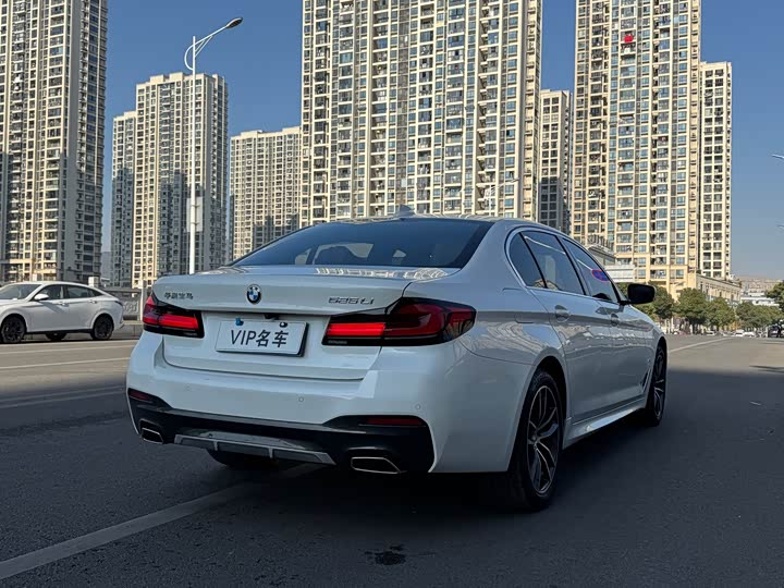 Фото 5 - BMW 5 Series