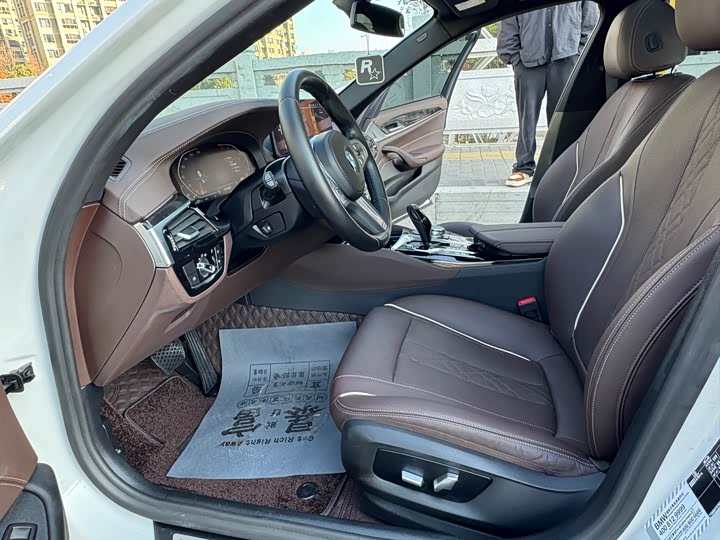 Фото 6 - BMW 5 Series