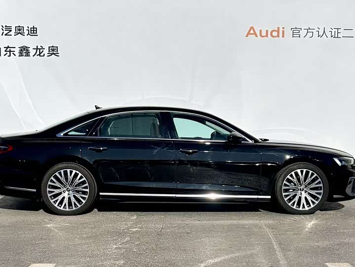 Фото 7 - Audi A8