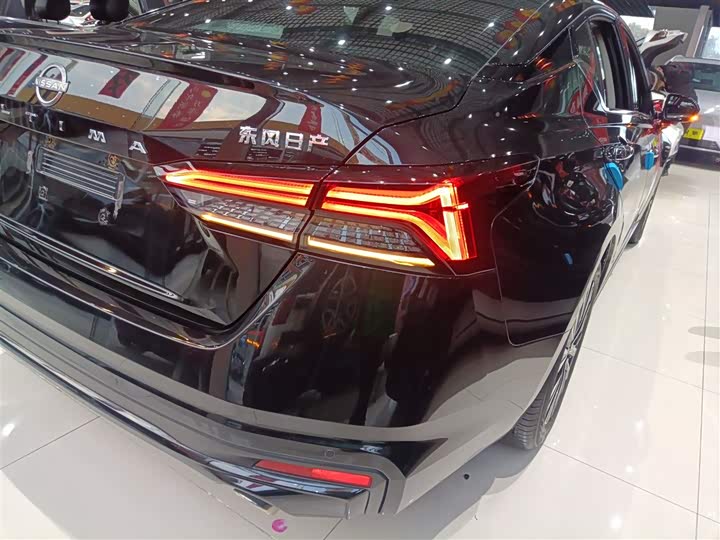 Фото 8 - Nissan Teana