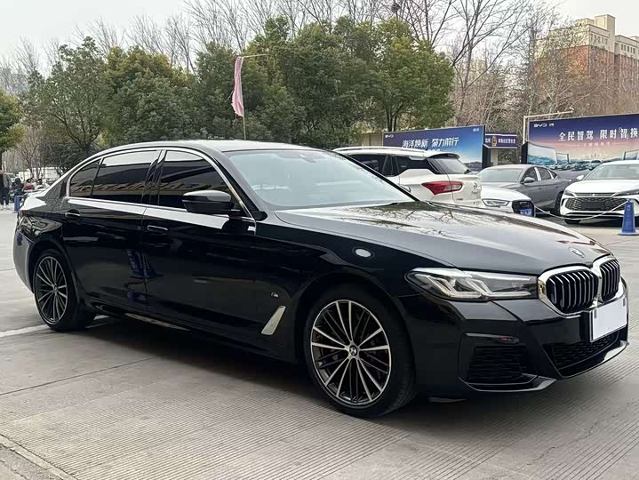 Фото 3 - BMW 5 Series