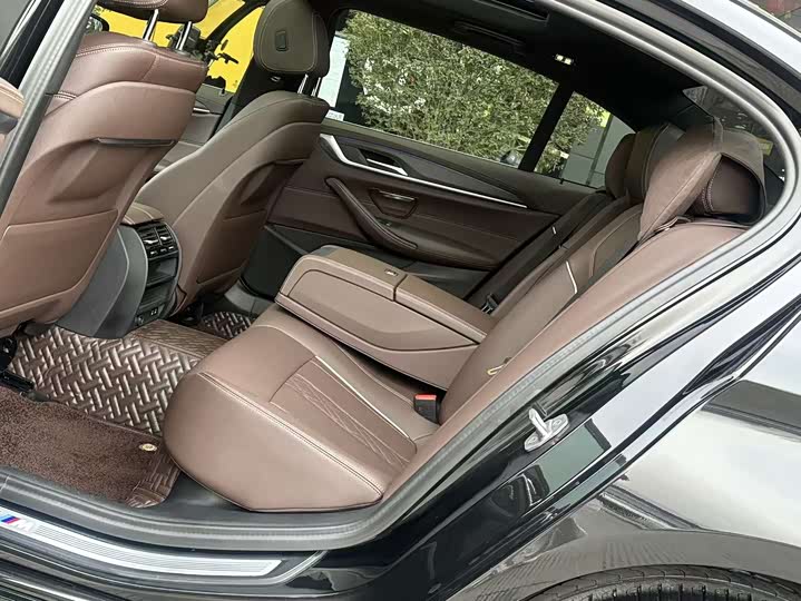 Фото 9 - BMW 5 Series