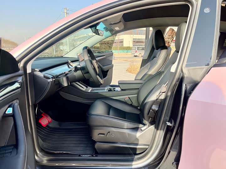 Фото 4 - Tesla Model Y