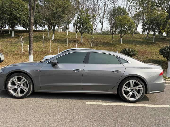 Фото 3 - Audi A7L