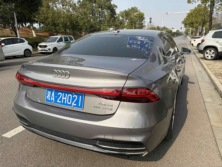 Фото 6 - Audi A7L