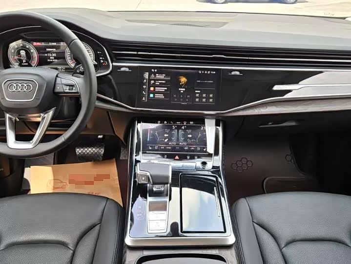 Фото 5 - Audi Q8