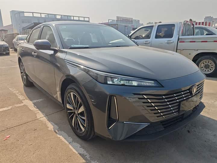 Фото 4 - Changan Eado EV