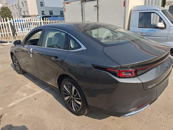 Фото 5 - Changan Eado EV