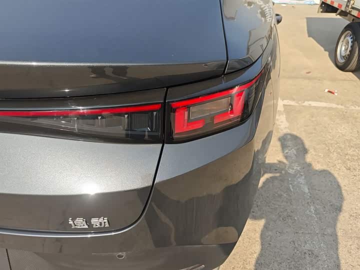 Фото 8 - Changan Eado EV