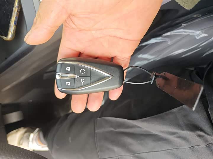 Фото 9 - Changan Eado EV