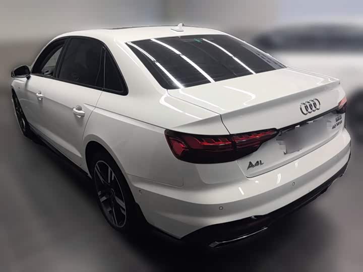 Фото 9 - Audi A4L