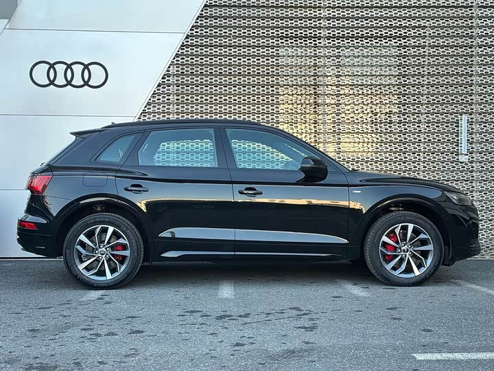 Фото 3 - Audi Q5L