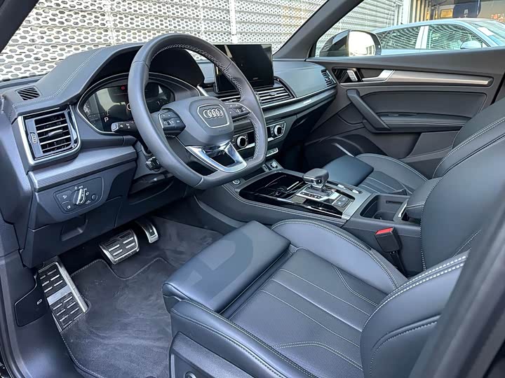 Фото 8 - Audi Q5L