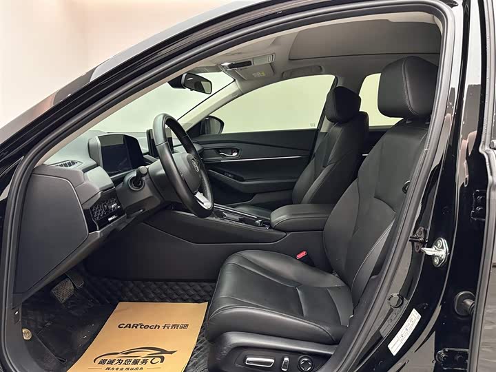 Фото 8 - Honda Accord