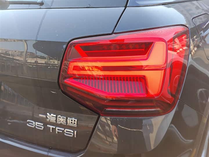 Фото 8 - Audi Q2L