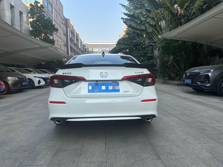 Фото 8 - Honda Civic