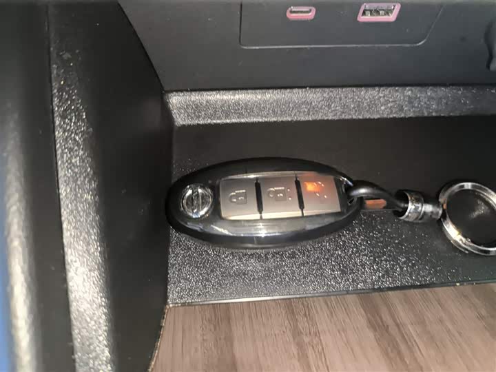 Фото 9 - Nissan Teana