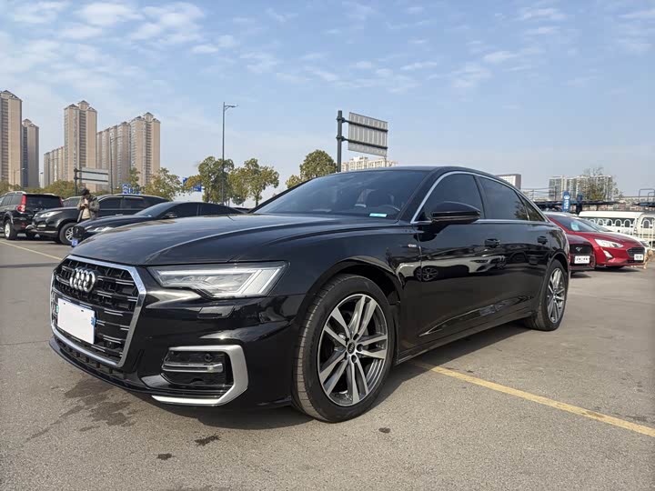 Фото 1 - Audi A6L