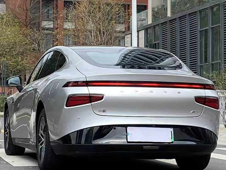 Фото 9 - XPeng P7