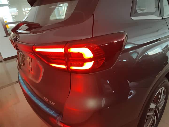 Фото 8 - Changan CS75