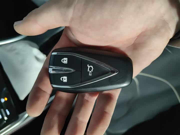 Фото 9 - Changan CS75