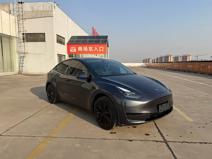 Фото 1 - Tesla Model Y