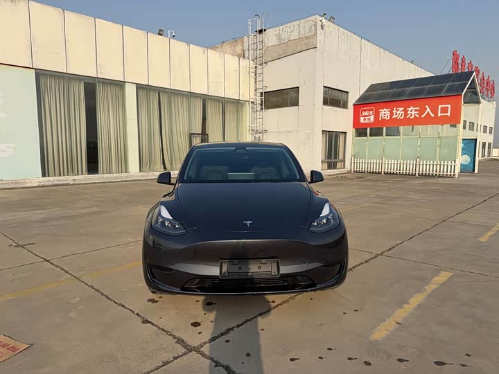 Фото 2 - Tesla Model Y