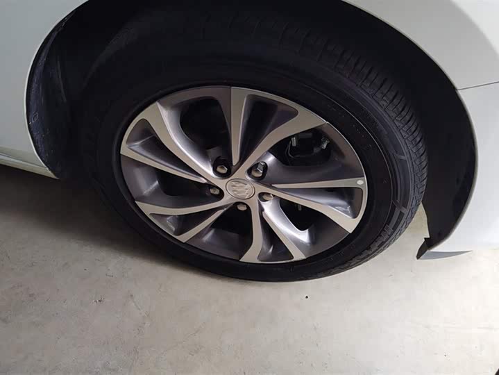 Фото 8 - Buick Verano