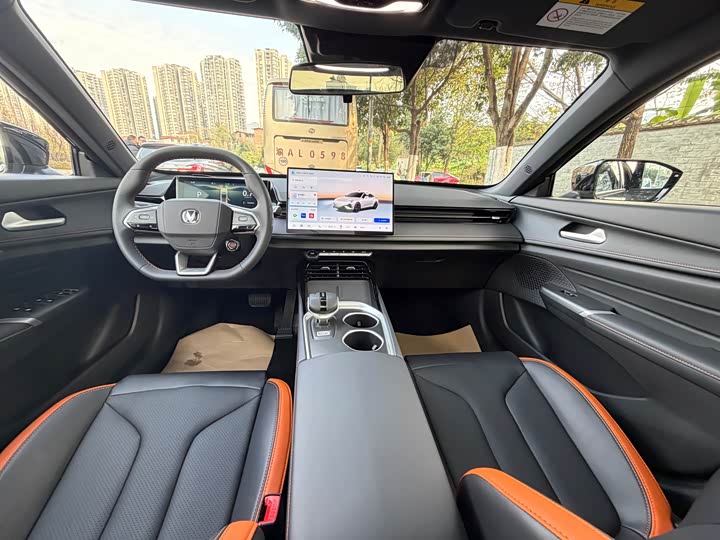 Фото 8 - Changan UNI-V