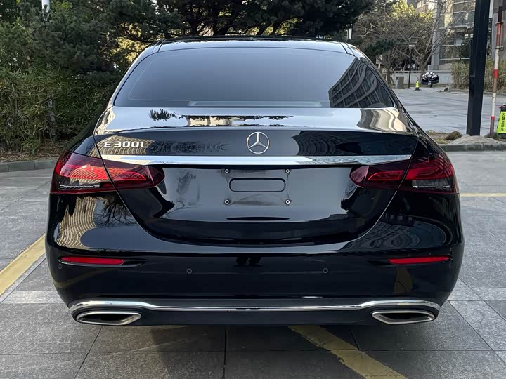 Фото 6 - Mercedes-Benz E-Class