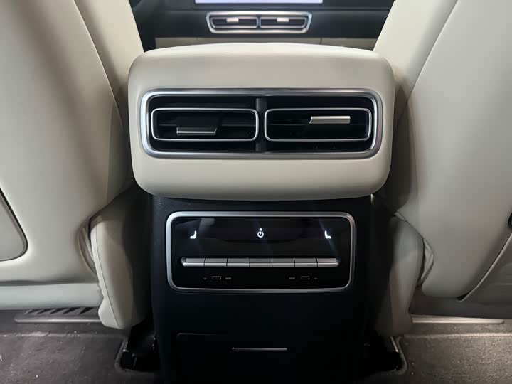 Фото 7 - LiXiang L7