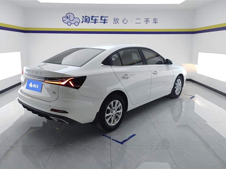 Фото 3 - Roewe i5