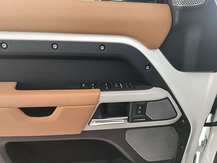 Фото 5 - Land Rover Defender