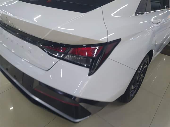 Фото 8 - Hyundai Elantra N line