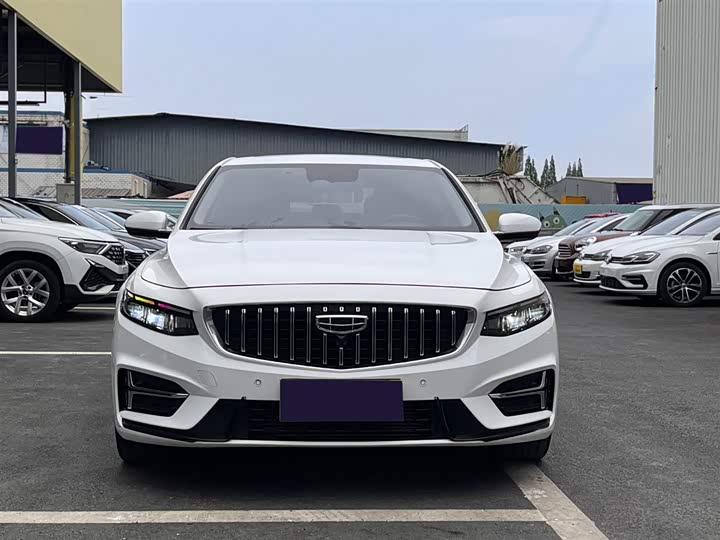 Фото 2 - Geely Preface